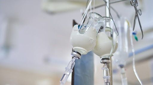 Капельница на дому от алкоголизма — кому поможет?