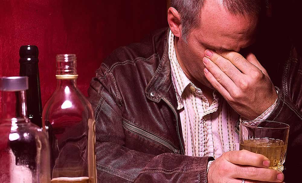 О влиянии хронического алкоголизма на органы зрения